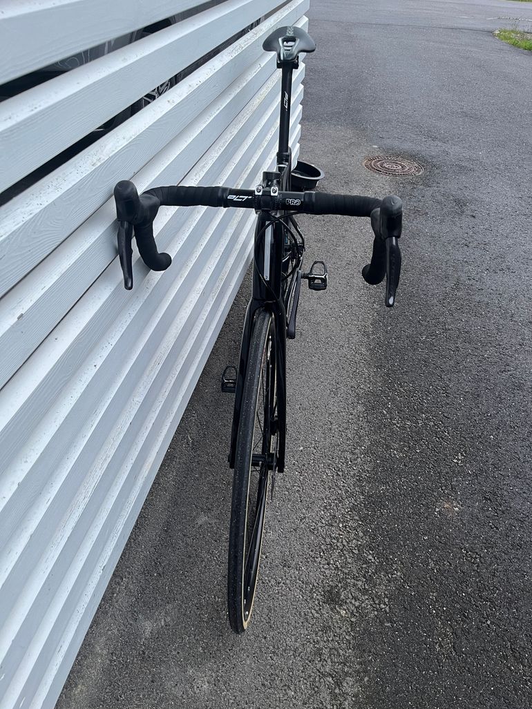 Used Van rysel EDR CF Ultegra Di2 Disc 2024 Road & Gravel — image 3 of 16