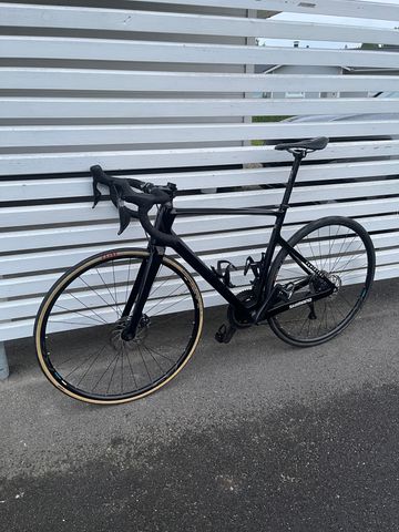 Van rysel EDR CF Ultegra Di2 Disc 2024 Road & Gravel usato