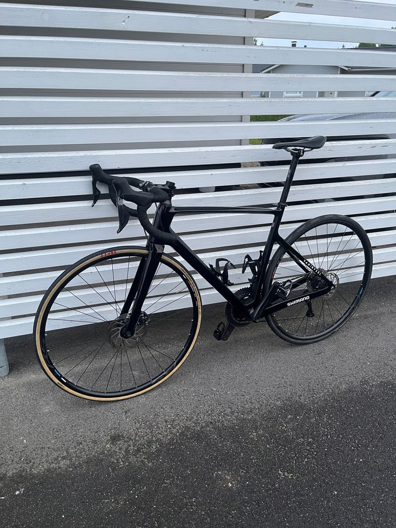 Używany Van rysel EDR CF Ultegra Di2 Disc 2024 Road & Gravel