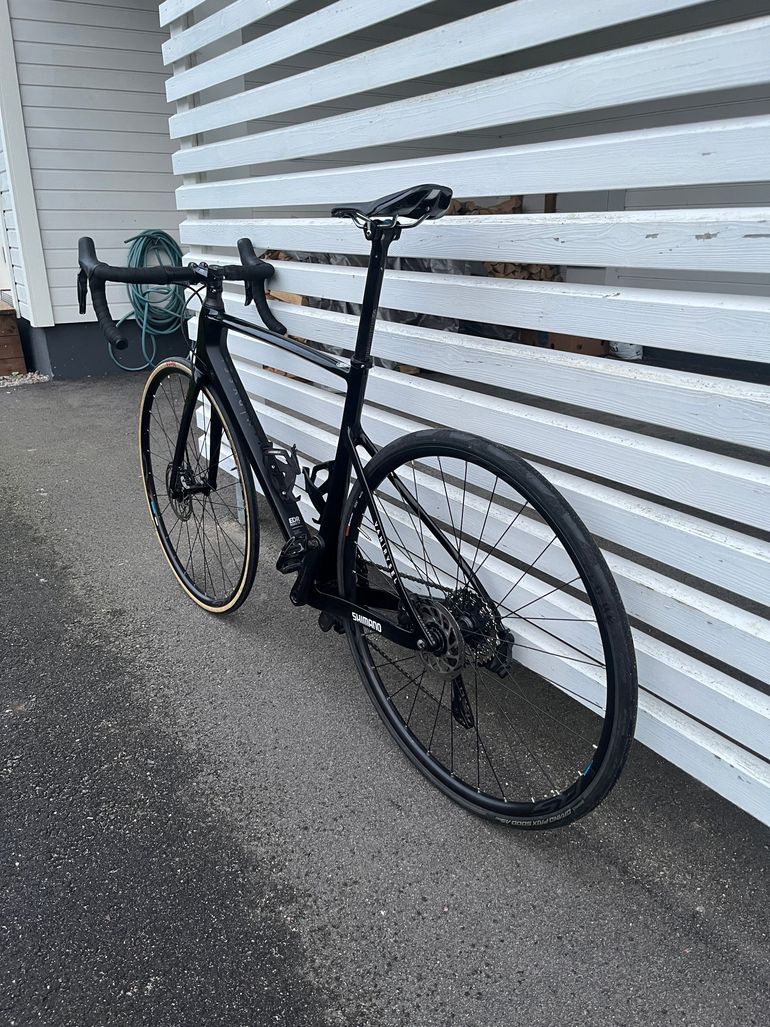 Used Van rysel EDR CF Ultegra Di2 Disc 2024 Road & Gravel — image 2 of 16