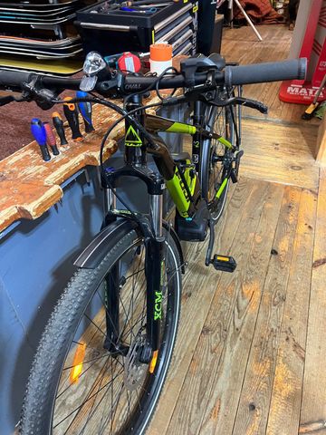 Gebrauchtes Fuji Ambient 29 EQP 2024 2024 Mountainbike, Schwarz, 29 — Bild 2 von 5