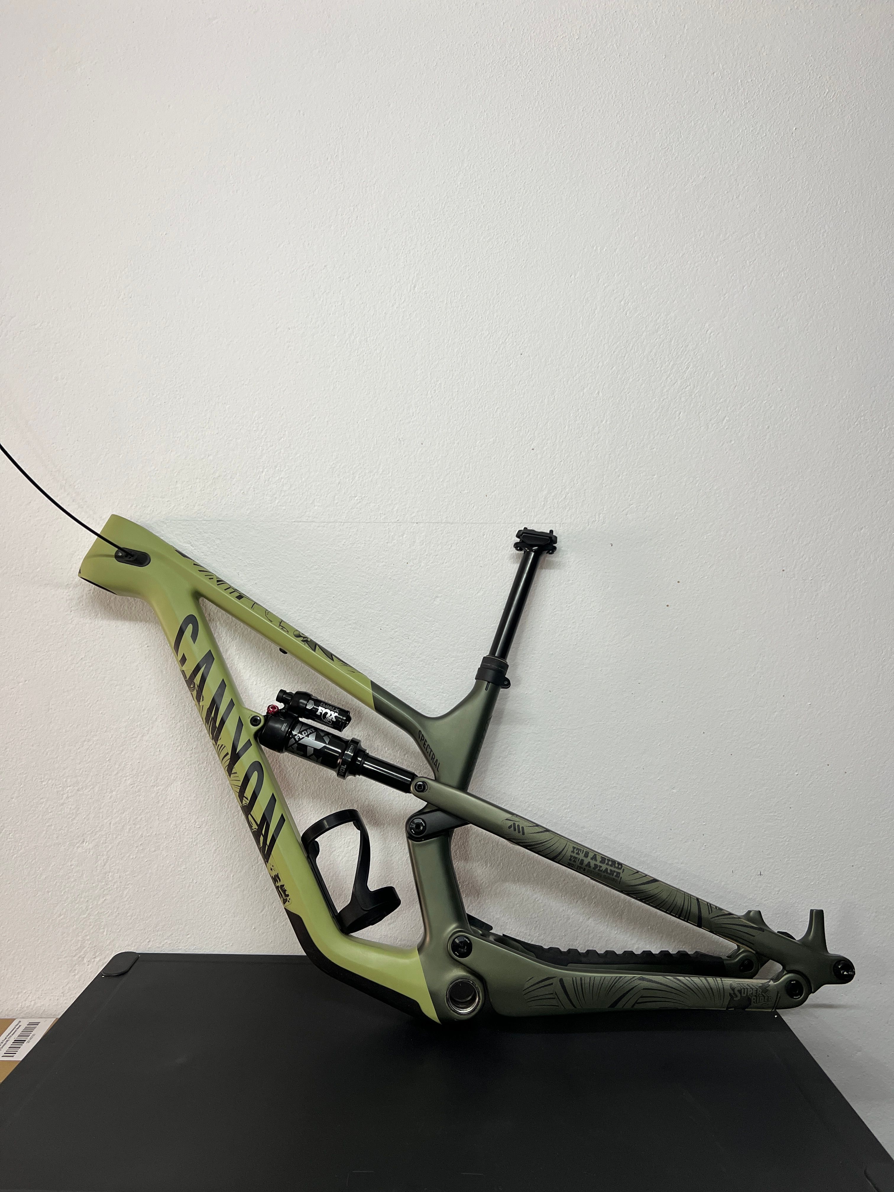 Canyon Bike Canyon Spectral Rear Triangle Canyon Spectral 29 CF Used In S  Buycycle