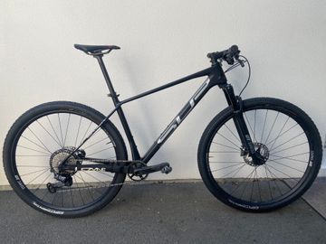 Used Superior Custom Shimano XTR 2022 Mountainbike, Black — image 1 of 8