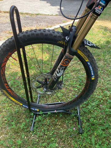 Used Scott Genius 700 Premium 2017 2017 Mountainbike, Black, 27.5 — image 8 of 11
