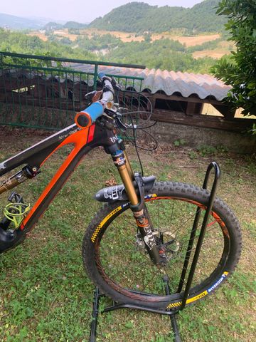 Used Scott Genius 700 Premium 2017 2017 Mountainbike, Black, 27.5 — image 2 of 11