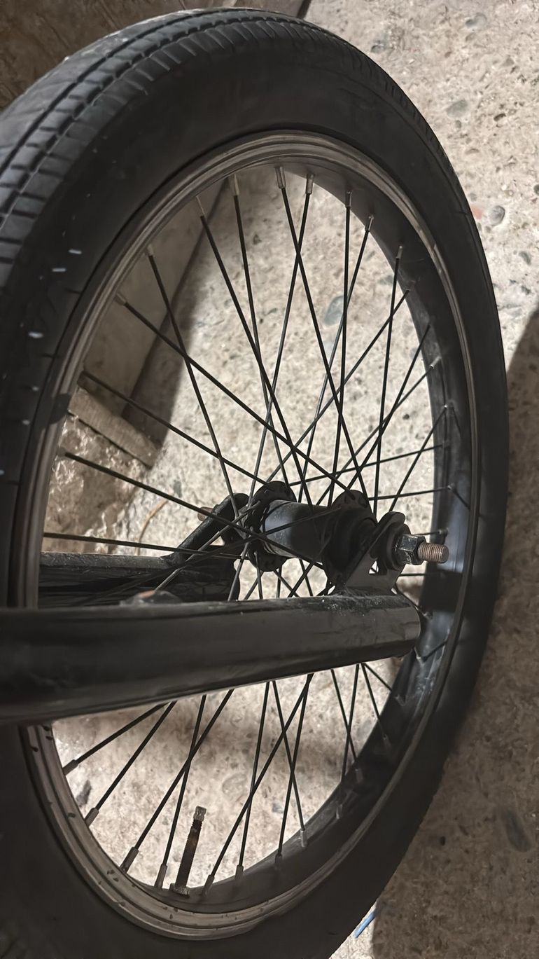Used DECATHLON Bmx 2020 Road & Gravel — image 14 of 15