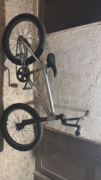 Used DECATHLON Bmx 2020 Road & Gravel — image 1 of 15