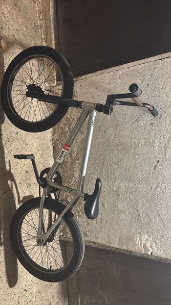 Used DECATHLON Bmx 2020 Road & Gravel — image 2 of 15