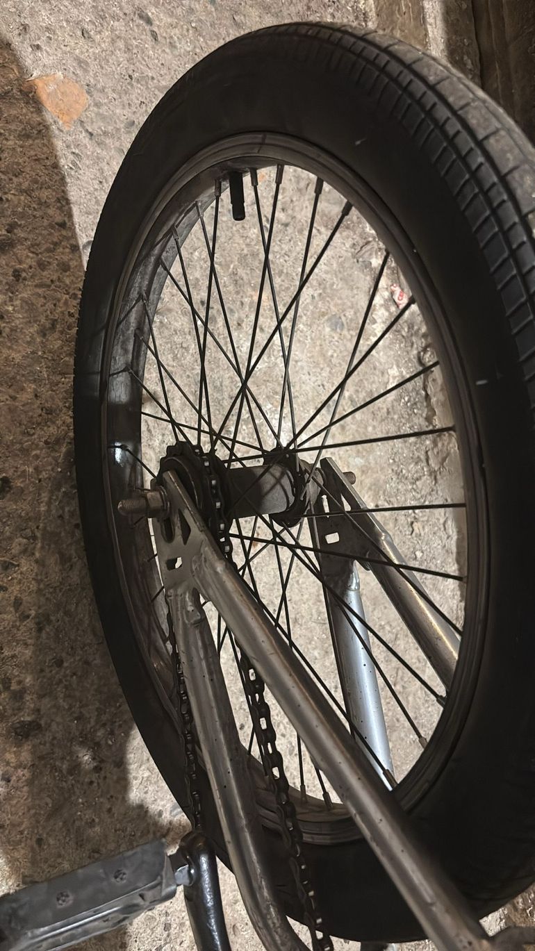 Used DECATHLON Bmx 2020 Road & Gravel — image 13 of 15