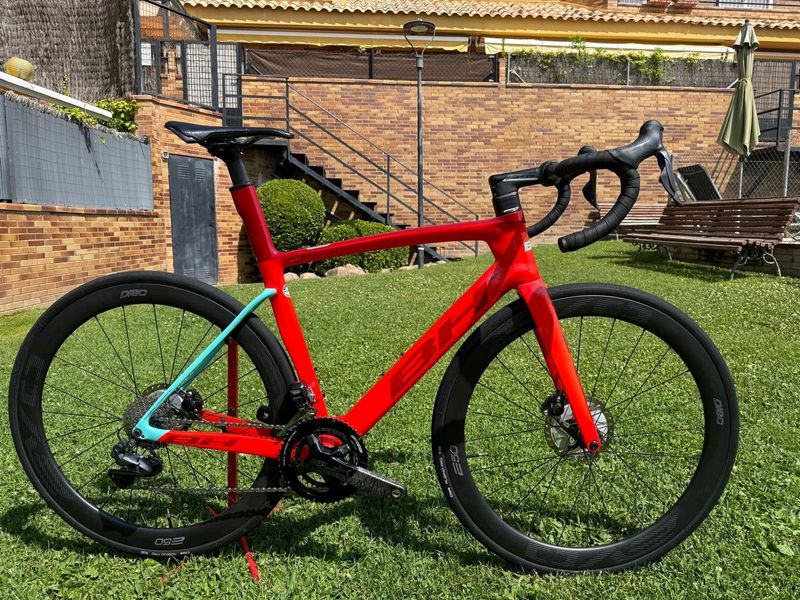 Used BH G8 Disc 2020 Road & Gravel, Red — image 1 of 9
