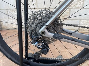 Used Orbea Terra Shimano GRX 2022 Road & Gravel, Light Gray — image 2 of 5