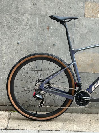Used Giant Revolt Advanced Pro 0 (SRAM Force AXS) 2025 2025 Road & Gravel, Purple — image 3 of 8