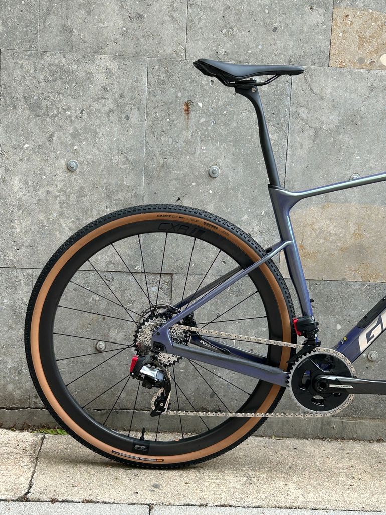Used Giant Revolt Advanced Pro 0 (SRAM Force AXS) 2025 2025 Road & Gravel, Purple — image 3 of 8