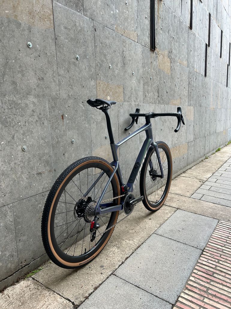 Used Giant Revolt Advanced Pro 0 (SRAM Force AXS) 2025 2025 Road & Gravel, Purple — image 5 of 8