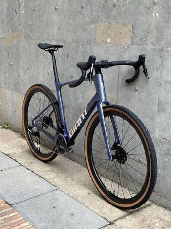 Used Giant Revolt Advanced Pro 0 (SRAM Force AXS) 2025 2025 Road & Gravel, Purple — image 6 of 8