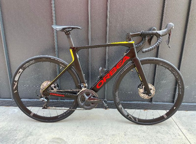 Używany Orbea ORCA AERO M20TEAM-D 2018 2018 Road & Gravel