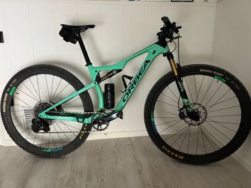 Used Orbea Oiz SRAM GX 2022 Mountainbike, Green — image 1 of 3