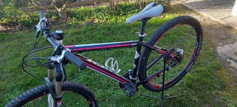 Used Trek X/caliber 2020 2017 Mountainbike, Black — image 1 of 6