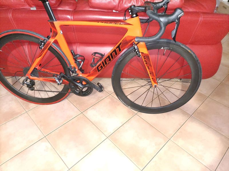 Giant Propel Shimano 105 2018 Road & Gravel usato