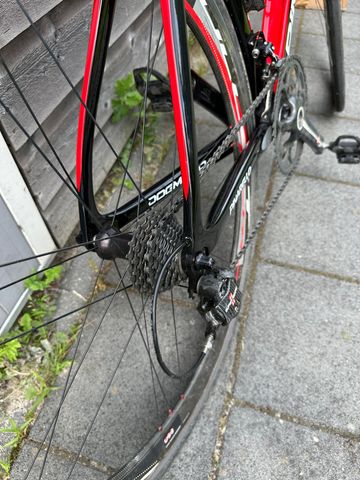 Used Pinarello DOGMA F10 2018 Road & Gravel, Red — image 6 of 10