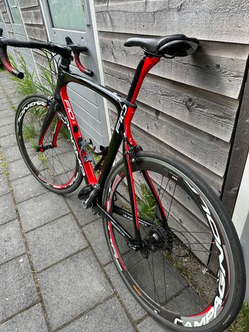 Used Pinarello DOGMA F10 2018 Road & Gravel, Red — image 9 of 10