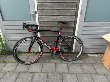 Used Pinarello DOGMA F10 2018 Road & Gravel, Red — image 1 of 10