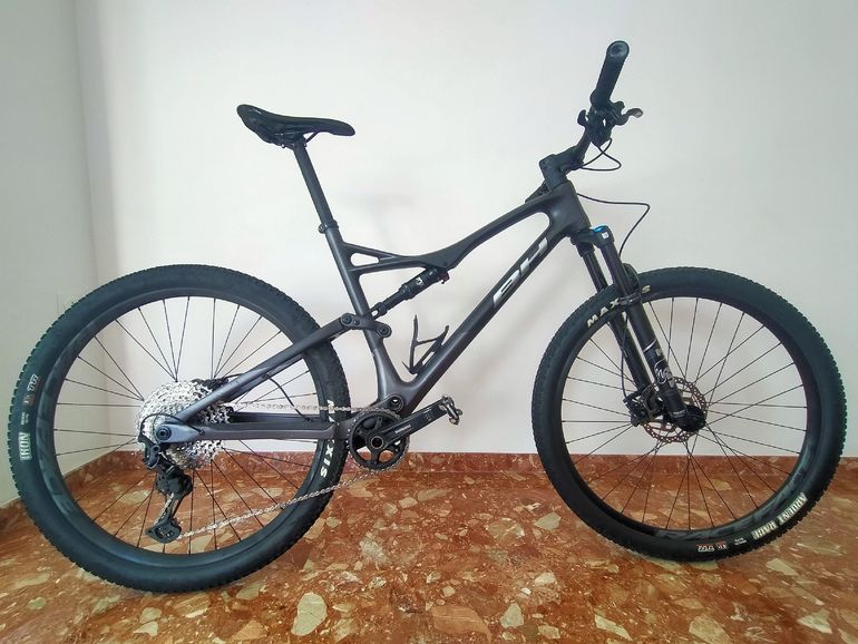 Used BH LYNX RACE LT 6.0 2023 2023 Mountainbike, Negro — image 1 of 9