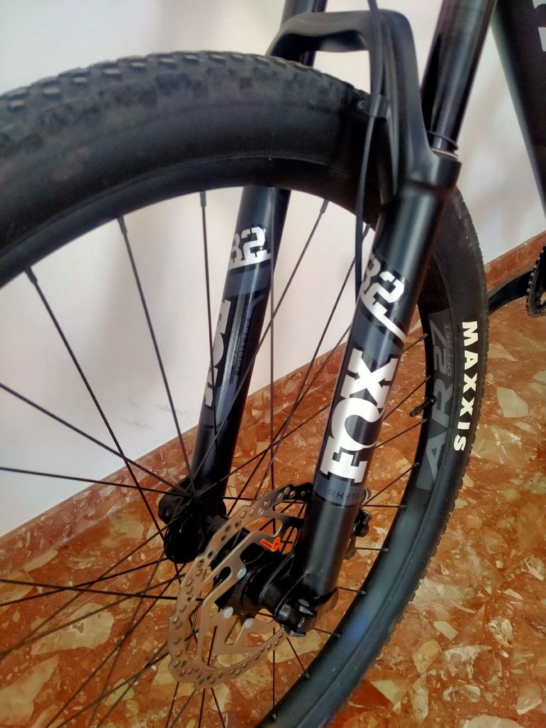 Used BH LYNX RACE LT 6.0 2023 2023 Mountainbike, Negro — image 4 of 9