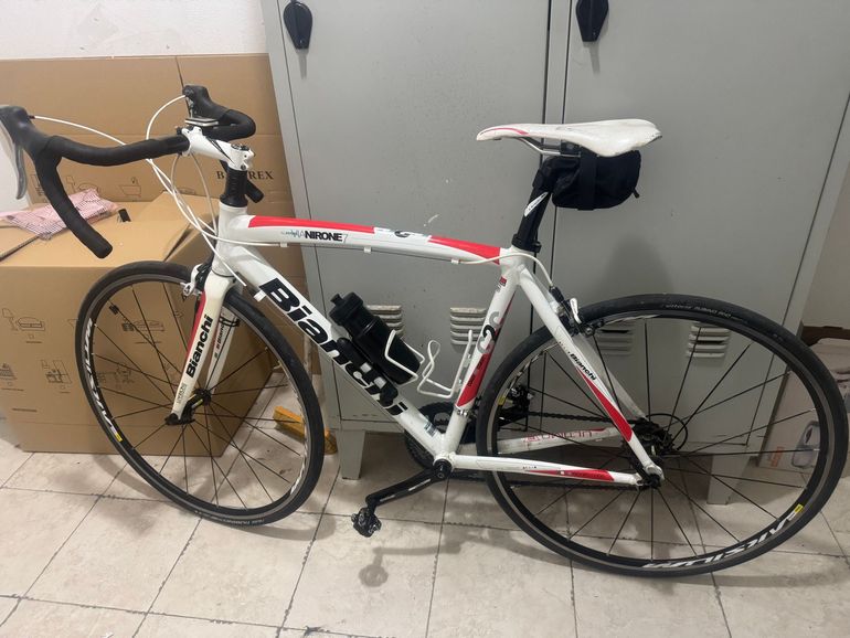 Used Bianchi Via Nirone Shimano Sora 2010 Road & Gravel, White — image 1 of 7