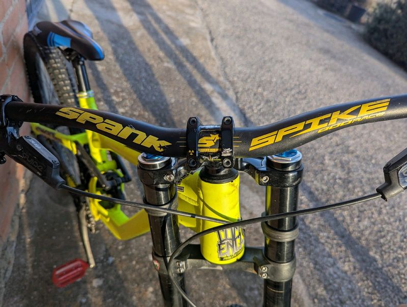 Used Commencal Supreme 2016 Mountainbike, Black — image 3 of 11
