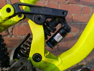 Used Commencal Supreme 2016 Mountainbike, Black — image 6 of 11