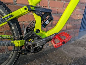 Used Commencal Supreme 2016 Mountainbike, Black — image 8 of 11