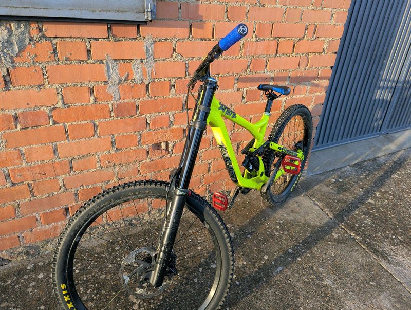 Used Commencal Supreme 2016 Mountainbike, Black — image 11 of 11