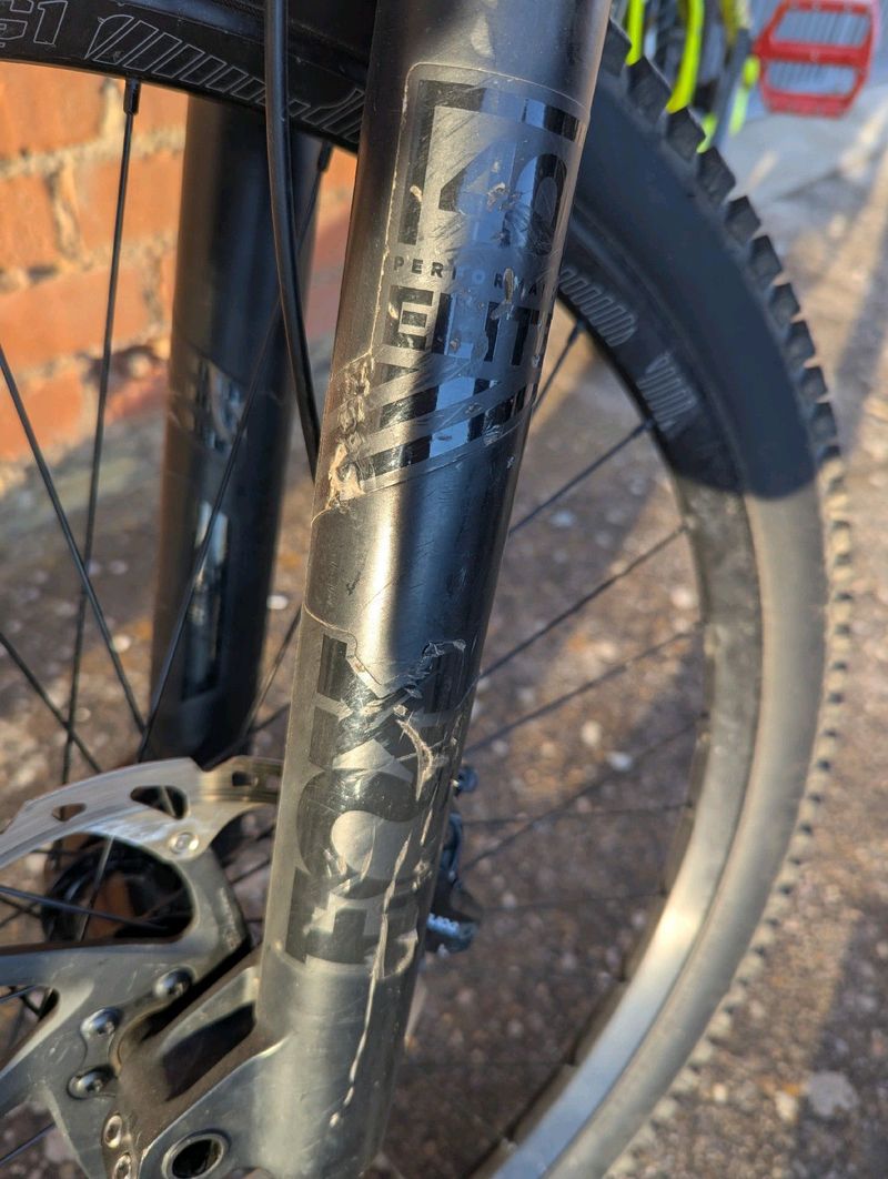 Used Commencal Supreme 2016 Mountainbike, Black — image 10 of 11