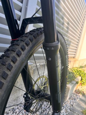 Tweedehands Specialized Enduro Comp 2024 2024 Mountainbike — afbeelding 4 van 5
