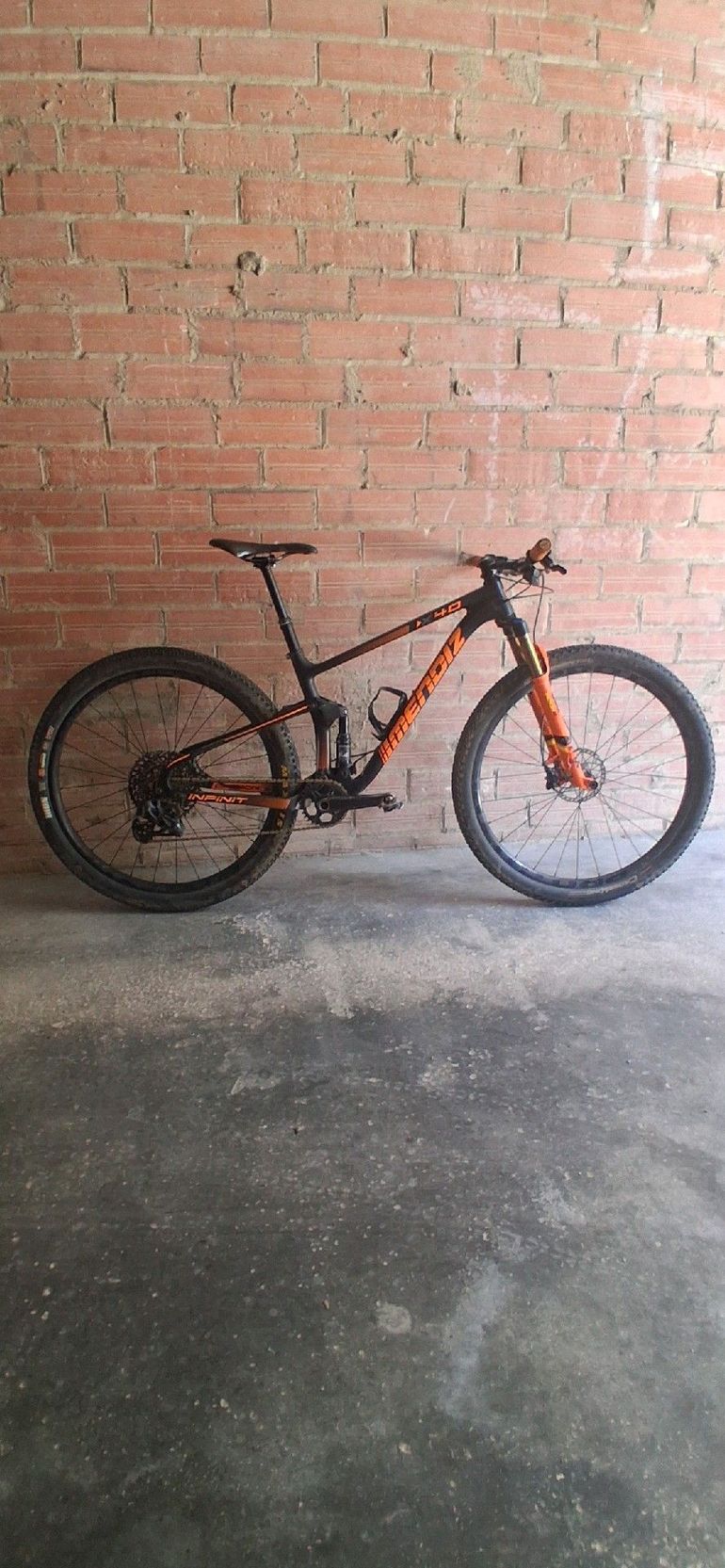 Used Mendiz X40 2022 Mountainbike, Orange — image 1 of 9