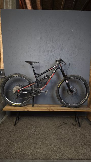 YT Industries Capra AL 2 2015 27.5 2015 Mountainbike usato, Rosso — immagine 1 di 10