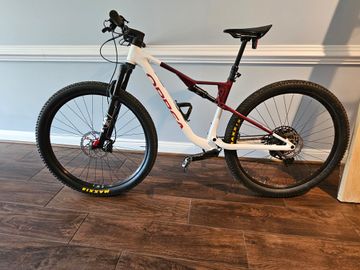 Used Orbea Oiz SRAM GX Eagle 2023 Mountainbike, White — image 15 of 20