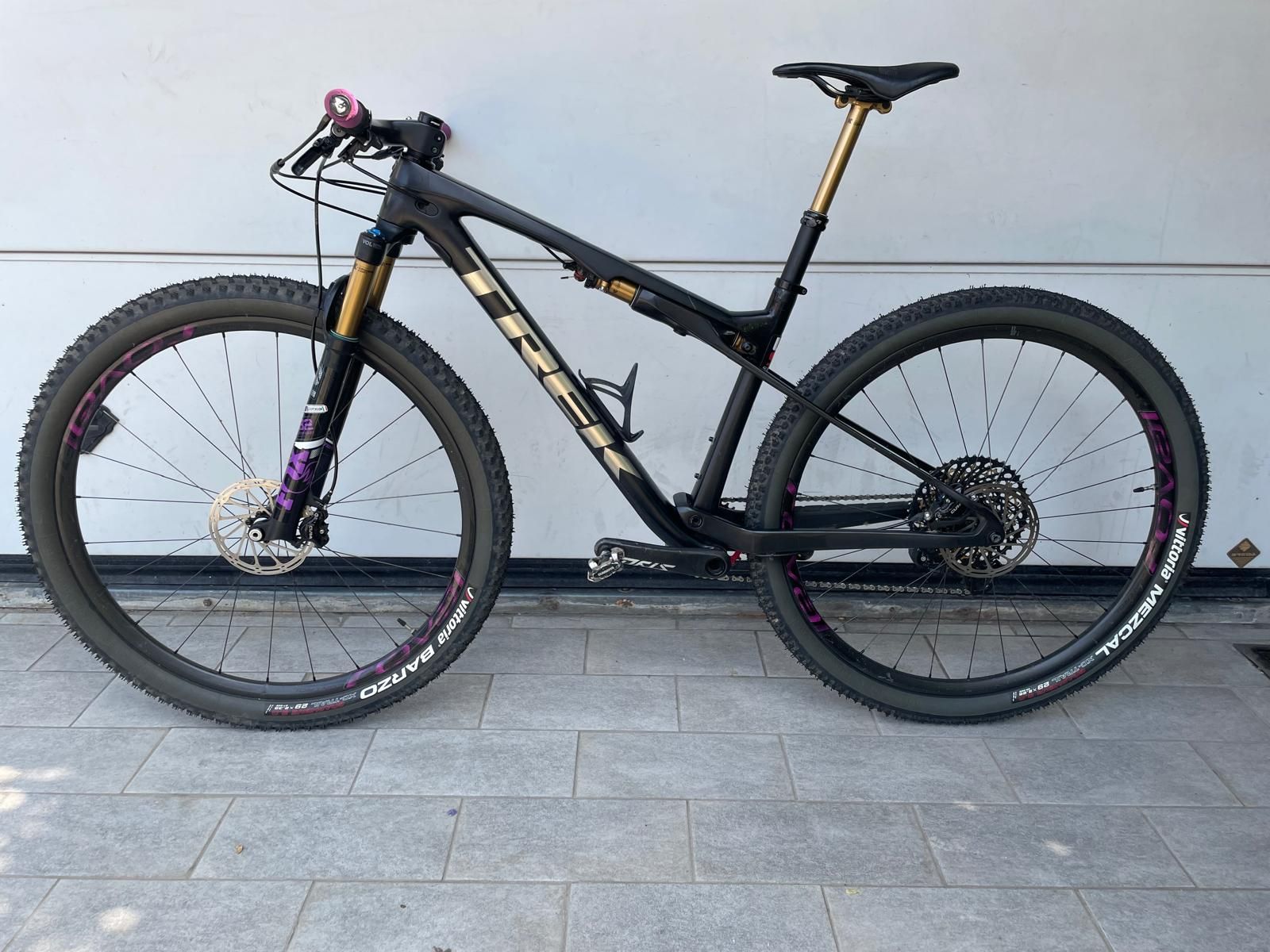 Trek Supercaliber Gold Trek Mountain Bike TREK Supercaliber SLR