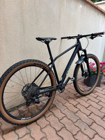 Used Orbea Alma Shimano Deore 2021 Mountainbike, Black — image 2 of 5