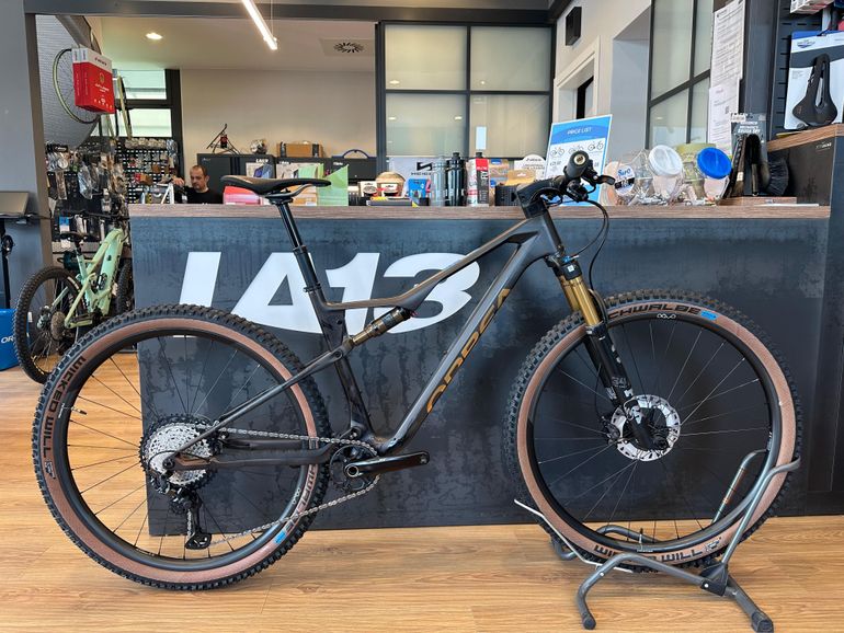 Used Orbea M-PRO 2025 2025 Mountainbike, Black — image 2 of 7