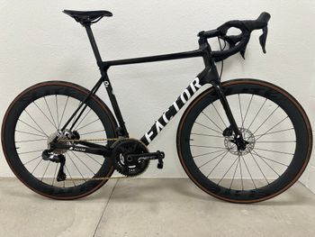 Factor, O2 Shimano Ultegra Di2