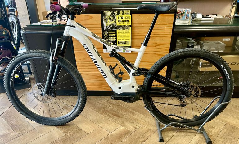 Specialized Turbo Levo Comp 2020 2020 Mountainbike usato, Bianco — immagine 2 di 10