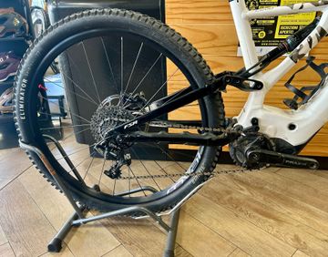 Specialized Turbo Levo Comp 2020 2020 Mountainbike usato, Bianco — immagine 3 di 10