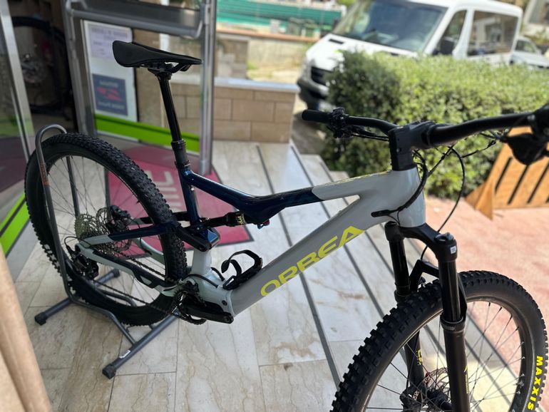 Used Orbea RISE H30 2024 2024 Mountainbike, Light Gray, 29 — image 1 of 7