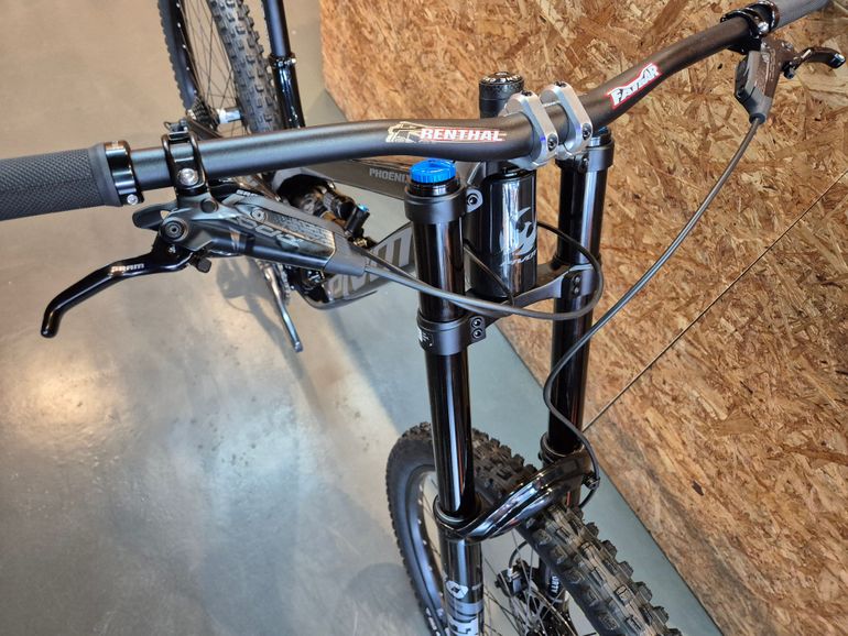 Używany Pivot PHOENIX 29 Race Zee 2024 2024 Mountainbike — zdjęcie 5 z 6