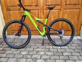 Used Specialized Camber Shimano Deore XT 2017 Mountainbike, Green — image 2 of 5
