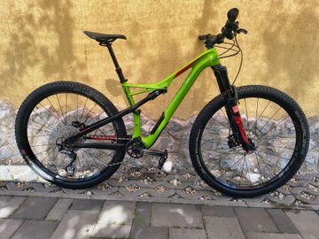 Used Specialized Camber Shimano Deore XT 2017 Mountainbike, Green — image 1 of 5