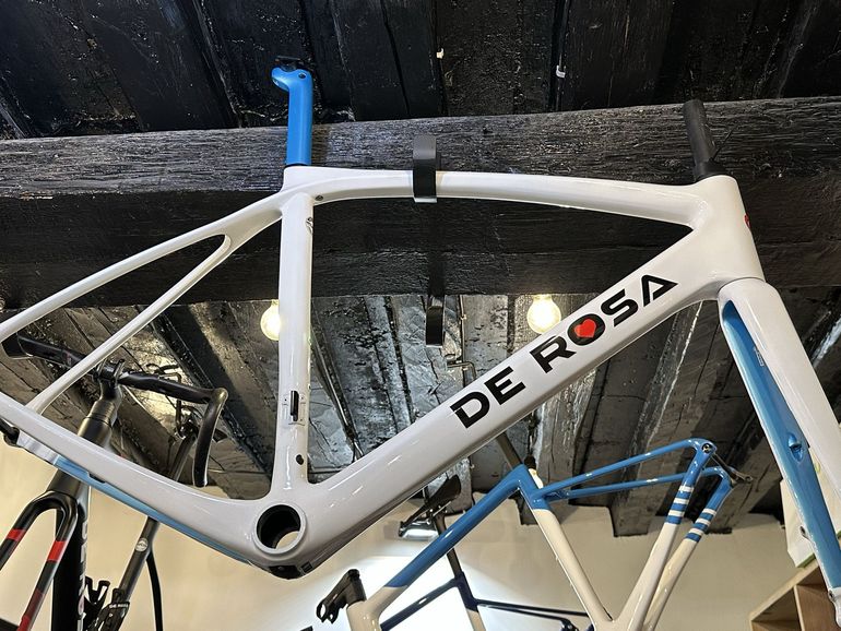 Used De Rosa Idol Ultegra Di2 Carbon 2022 – € 3,590 | buycycle