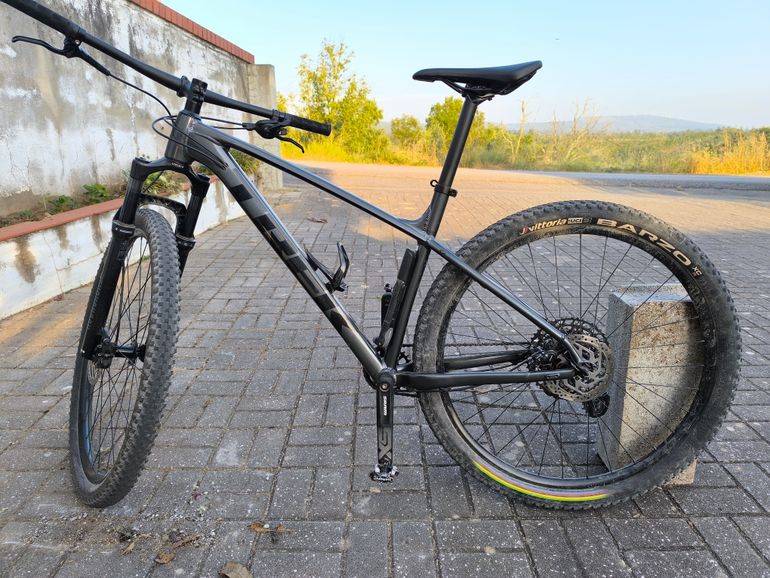 Used Trek X-Caliber 8 2021 2021 Mountainbike, Black, 29 — image 1 of 7